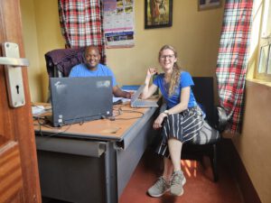 Besprechung vor Ort mit YISOG-Teammitglied